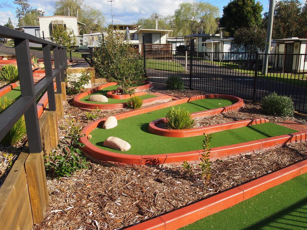 Pleasurelea Tourist Resort & Caravan Park Batemans Bay Buitenkant foto